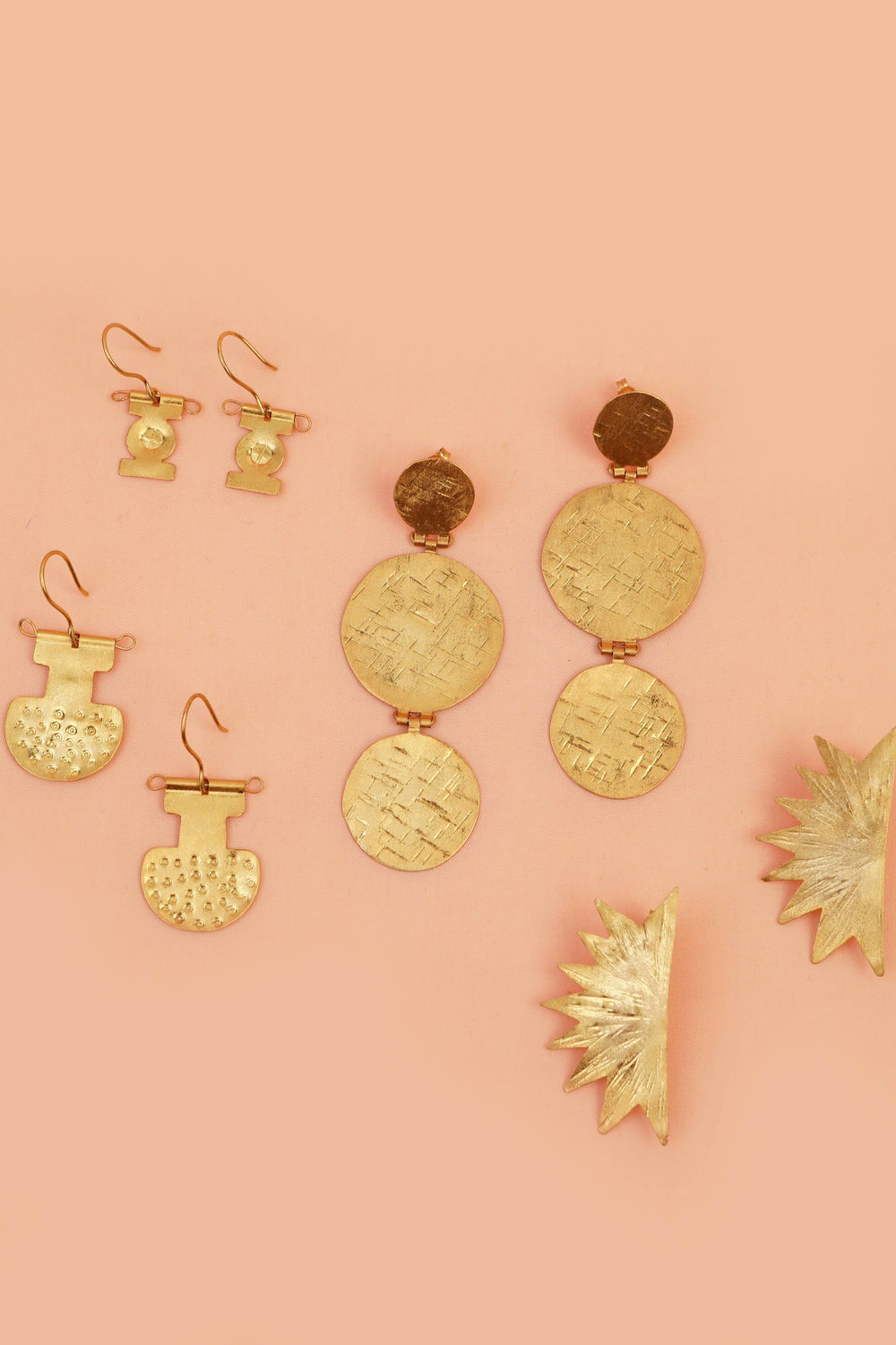 STILI CROSS EARRINGS